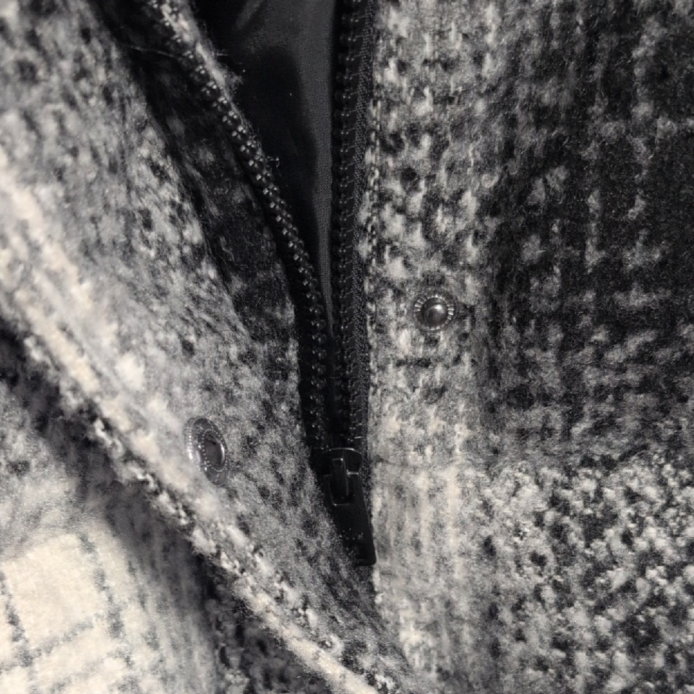 CLEARANCE!!! Women's Levi's Wool Puffer Jacket Size medium - Picture 5 of 13